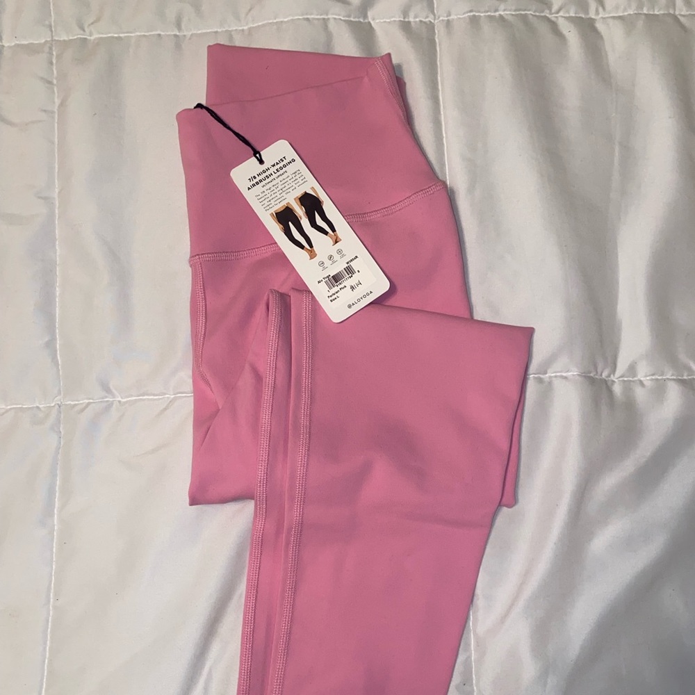 NWT ALO Yoga Bubblegum Pink Leggings